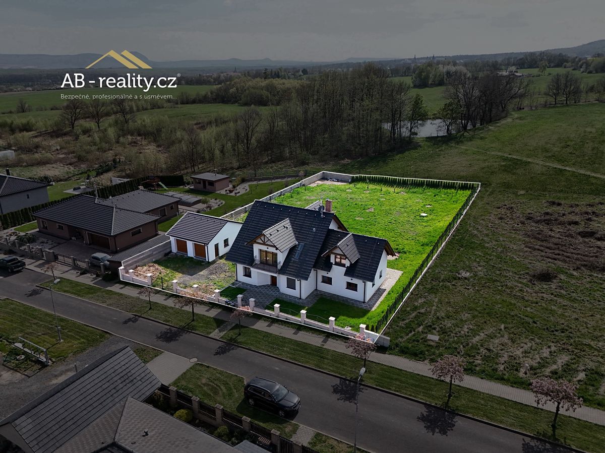 Prodej rodinného domu 243 m², pozemek 2015 m²